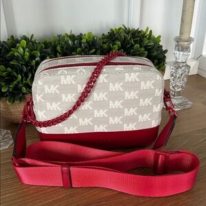 NWOT Michael Kors Bryant Medium Two-Tone Logo Jacquard Camera Bag